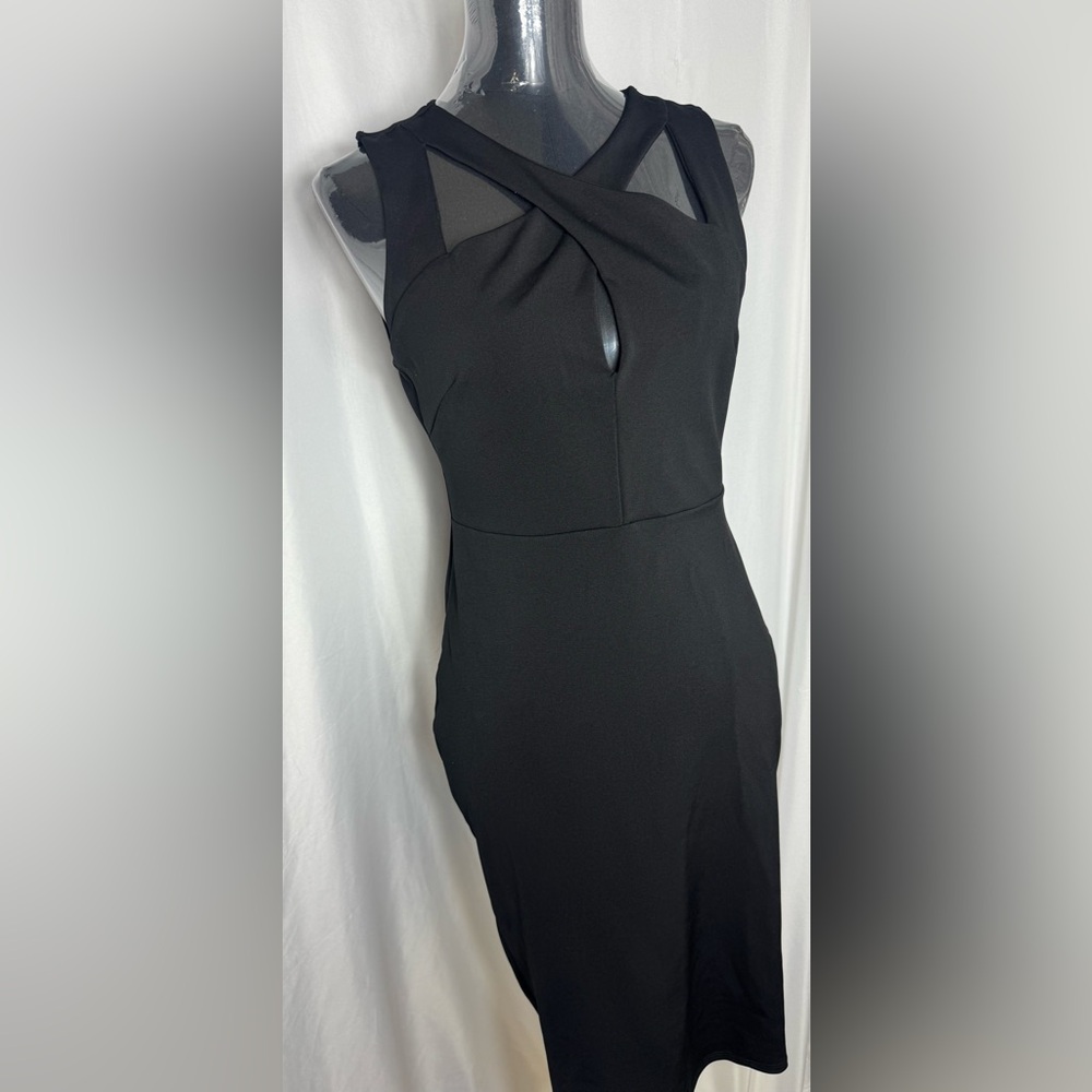 Windsor Black Sleeveless Dress peek hole front elegance classic bodycon Large